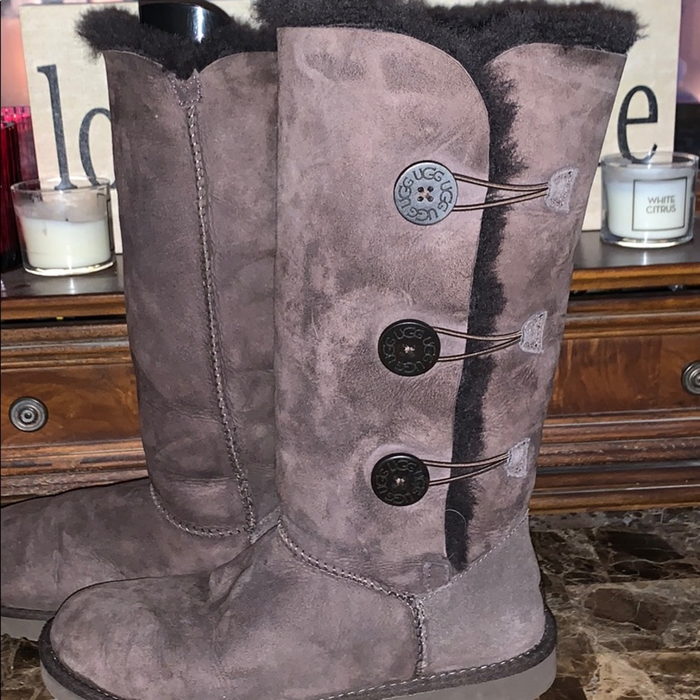 Ugg boots 100% authentic- worn 1X look New!